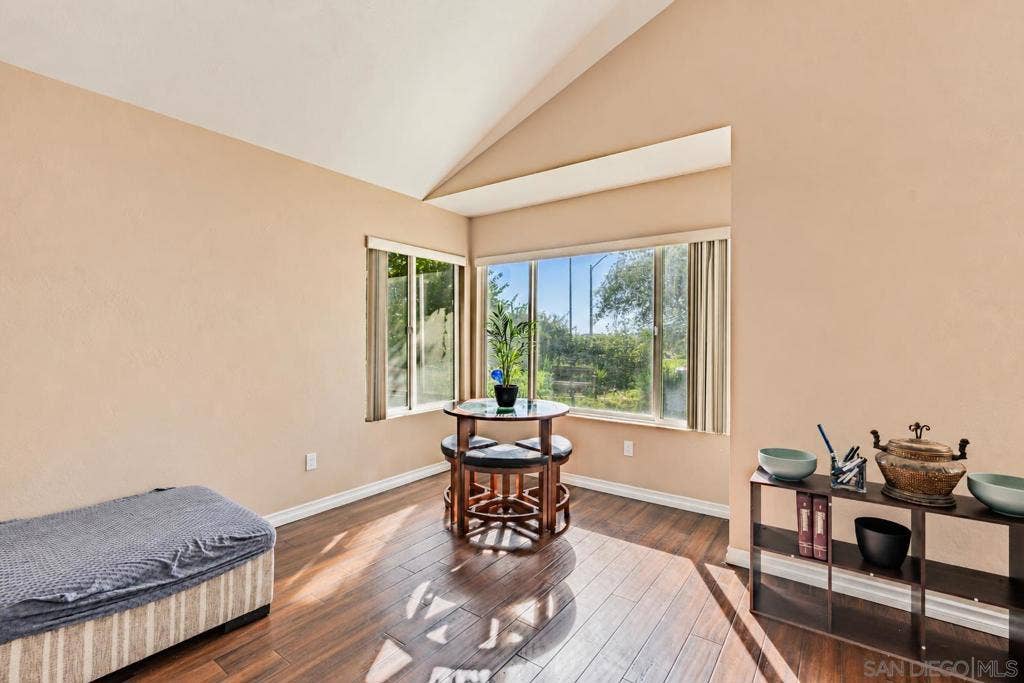 9212 Palomino Ridge Dr, Lakeside, CA 92040