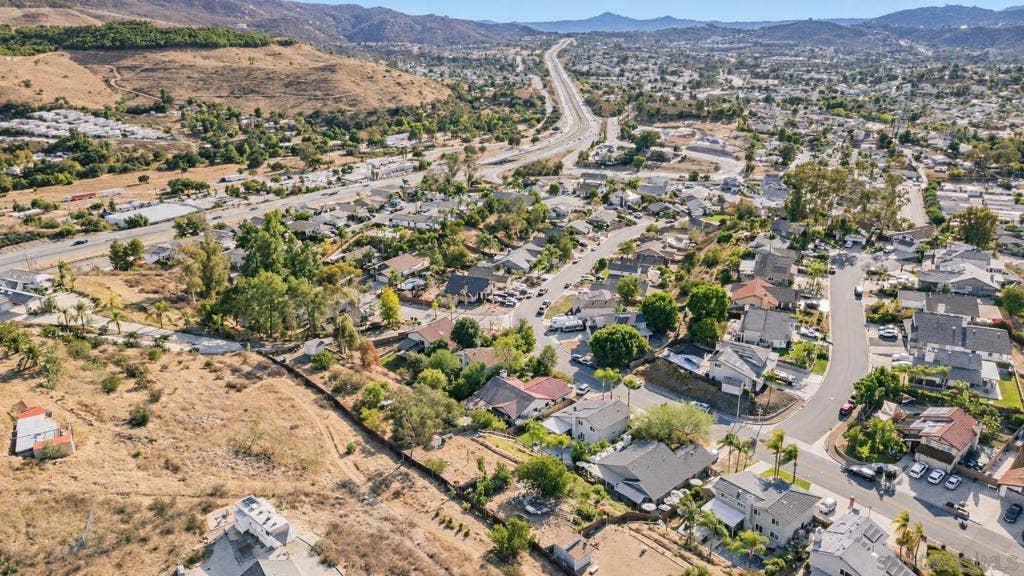 9212 Palomino Ridge Dr, Lakeside, CA 92040
