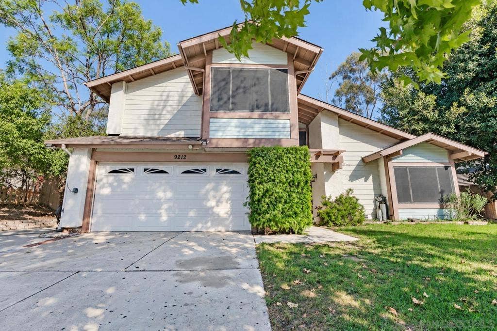 9212 Palomino Ridge Dr, Lakeside, CA 92040