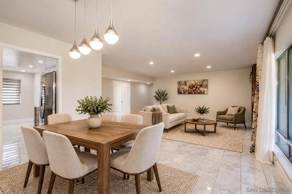 https://zimg.paragon.ice.com/ParagonImages/Property/PA/SDMLS/-536794/16/120/90/0b9c4370129f98e6d511b137b86178be/3/c0e344fc2c55741c719b900c06bd64fb/-536794-f9ea5aab-56aa-4244-8e4f-7b550dfbc59d.JPG