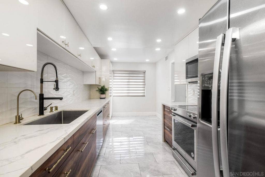 12056 Caminito Campana, San Diego, CA 92128
