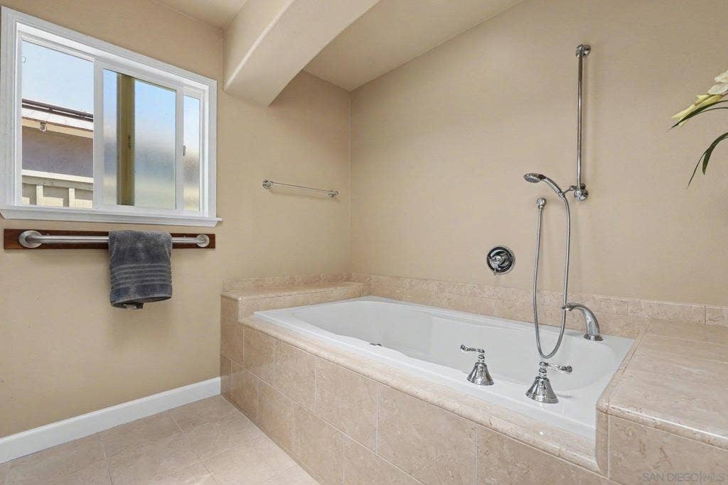 10964 Deering St, San Diego, CA 92126 10964 Deering St, San Diego, CA 92126