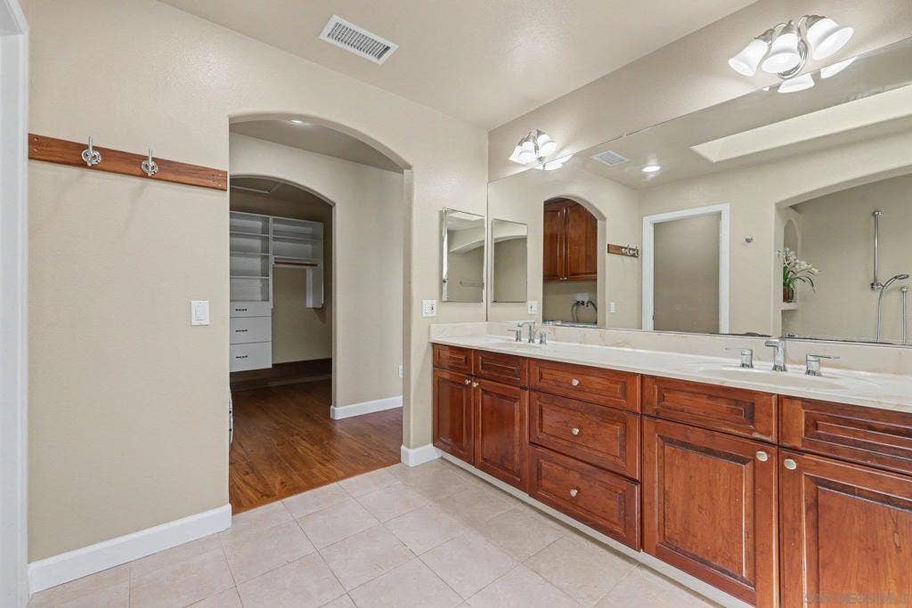 10964 Deering St, San Diego, CA 92126 10964 Deering St, San Diego, CA 92126