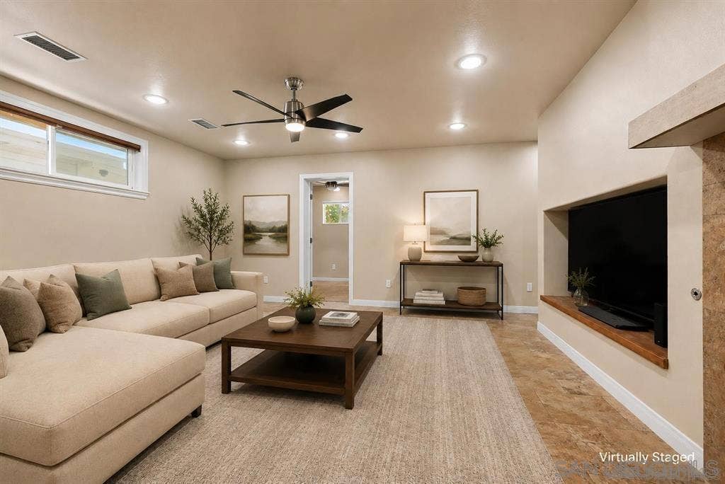 10964 Deering St, San Diego, CA 92126 10964 Deering St, San Diego, CA 92126