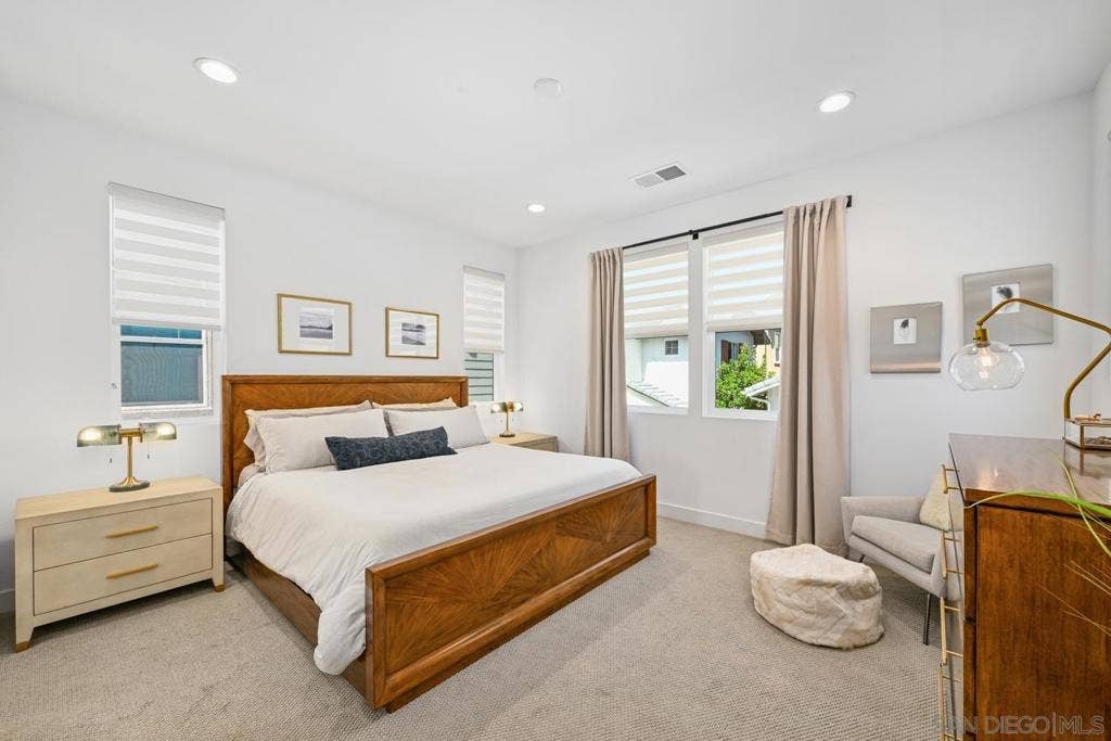 1156 E Cove Pl., Encinitas, CA 92024 1156 E Cove Pl., Encinitas, CA 92024