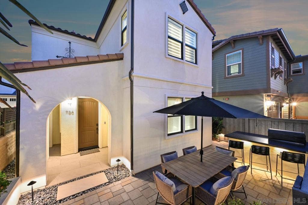 1156 E Cove Pl., Encinitas, CA 92024 1156 E Cove Pl., Encinitas, CA 92024