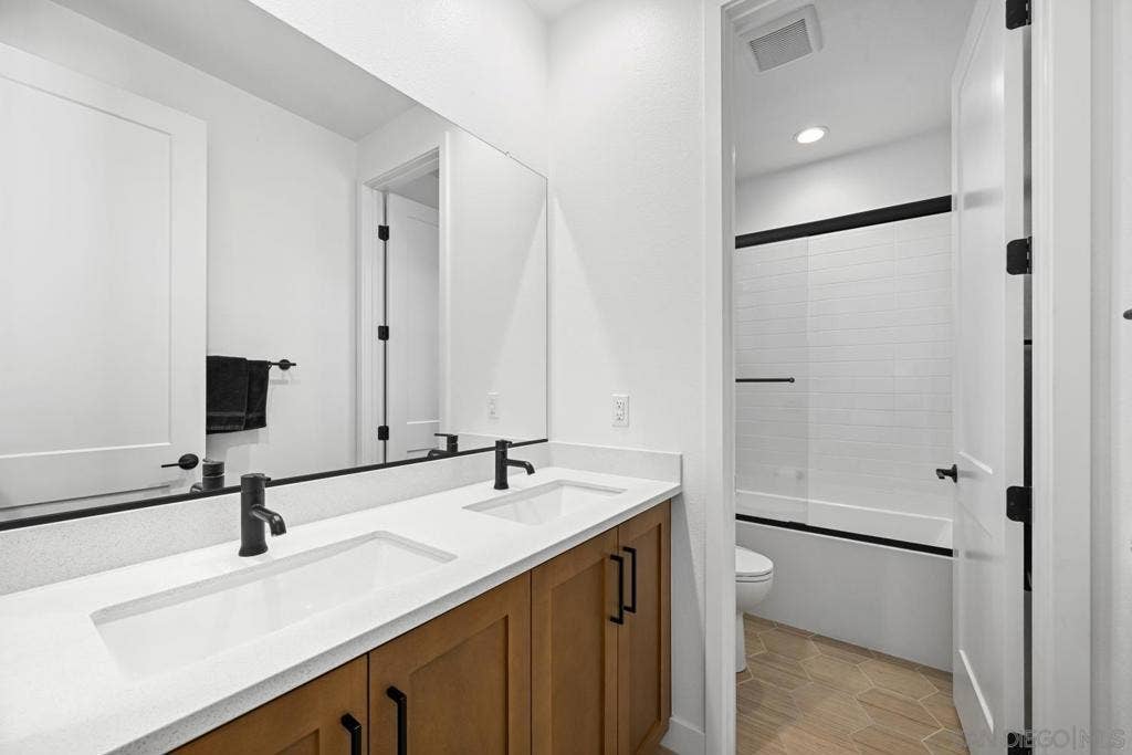 1156 E Cove Pl., Encinitas, CA 92024 1156 E Cove Pl., Encinitas, CA 92024