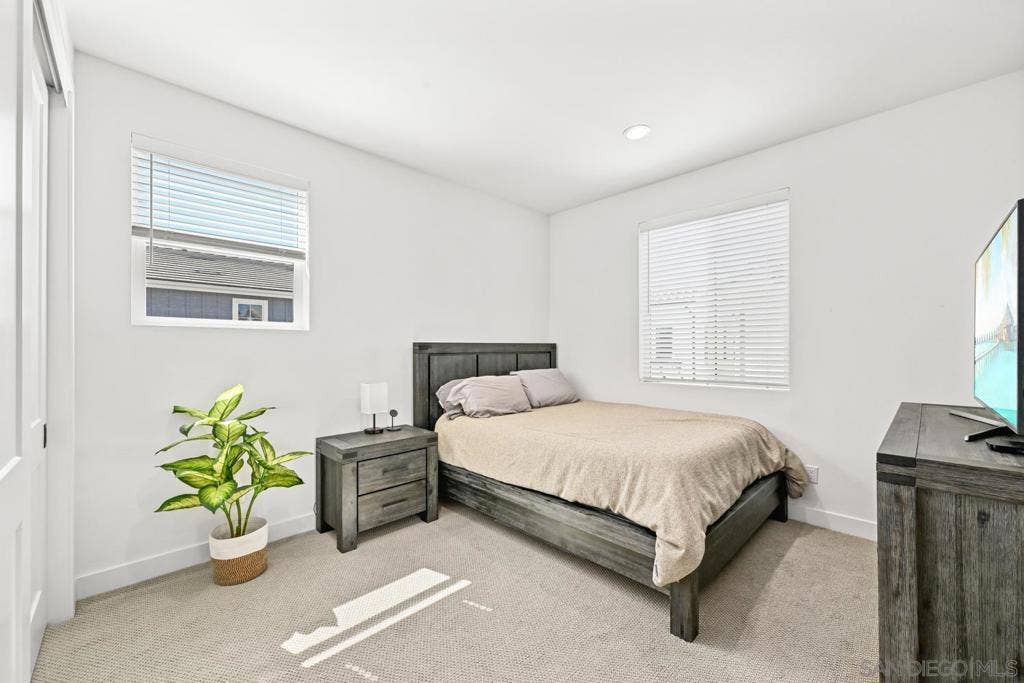 1156 E Cove Pl., Encinitas, CA 92024 1156 E Cove Pl., Encinitas, CA 92024