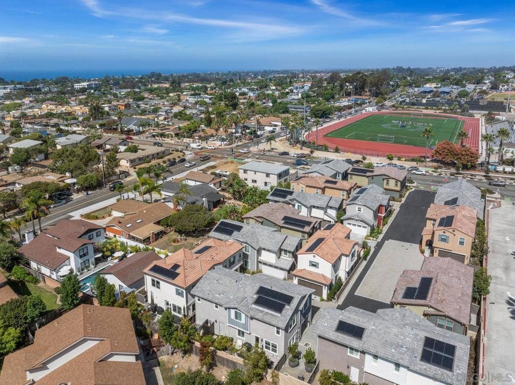 1156 E Cove Pl., Encinitas, CA 92024 1156 E Cove Pl., Encinitas, CA 92024