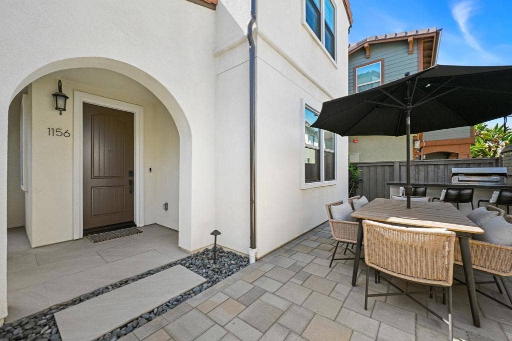 1156 E Cove Pl., Encinitas, CA 92024 1156 E Cove Pl., Encinitas, CA 92024
