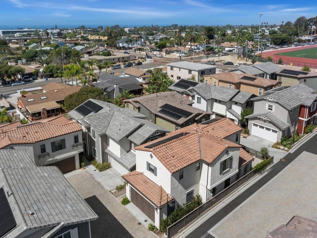 1156 E Cove Pl., Encinitas, CA 92024 1156 E Cove Pl., Encinitas, CA 92024