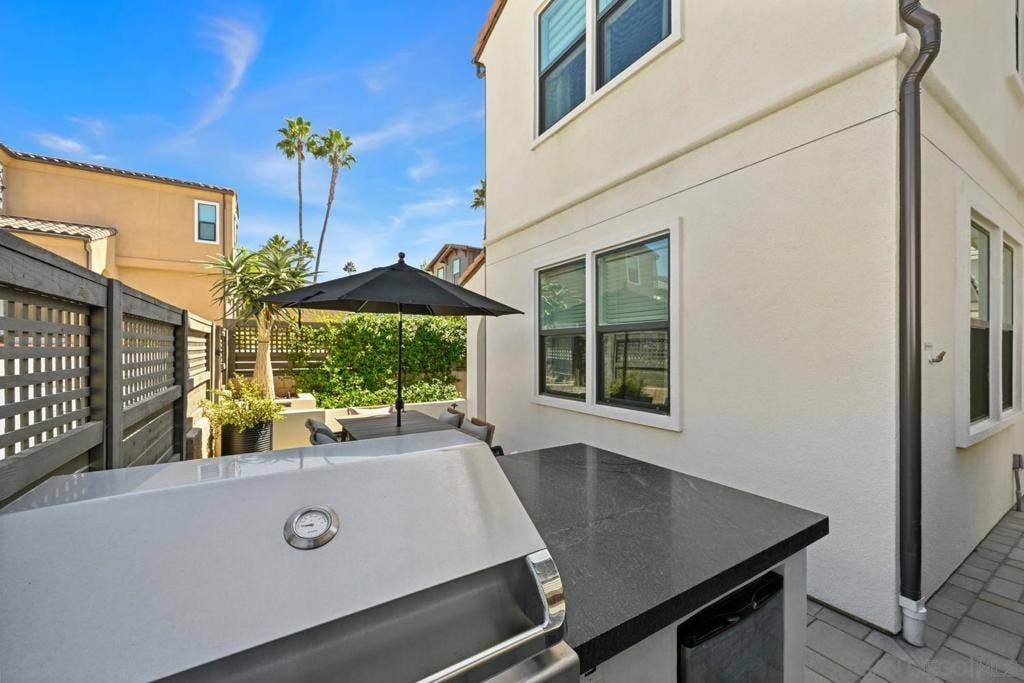 1156 E Cove Pl., Encinitas, CA 92024 1156 E Cove Pl., Encinitas, CA 92024