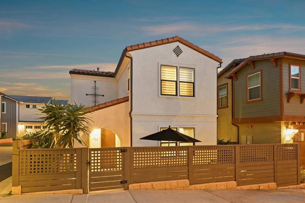 1156 E Cove Pl., Encinitas, CA 92024 1156 E Cove Pl., Encinitas, CA 92024