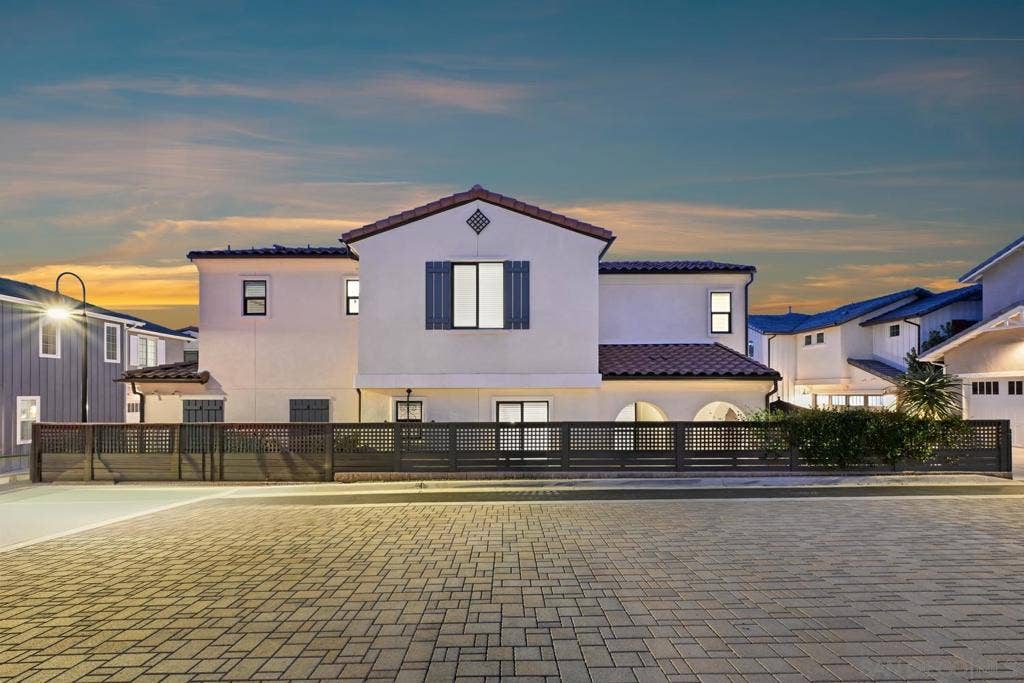 1156 E Cove Pl., Encinitas, CA 92024 1156 E Cove Pl., Encinitas, CA 92024