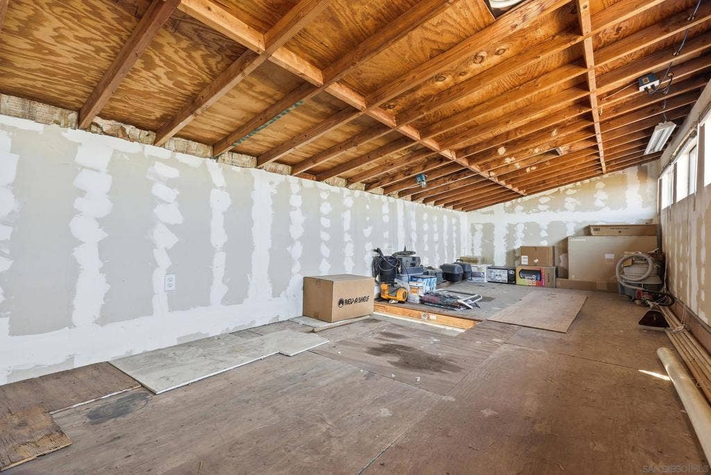 12886 Castle Court Drive, Lakeside, CA 92040