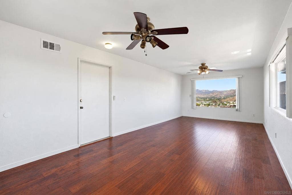 12886 Castle Court Drive, Lakeside, CA 92040