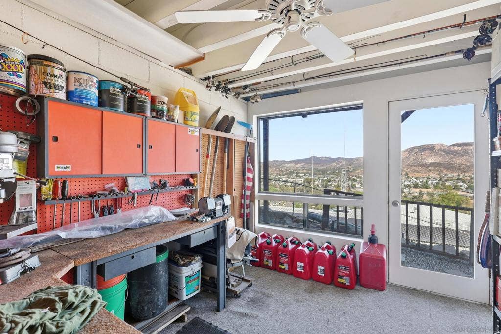 12886 Castle Court Drive, Lakeside, CA 92040