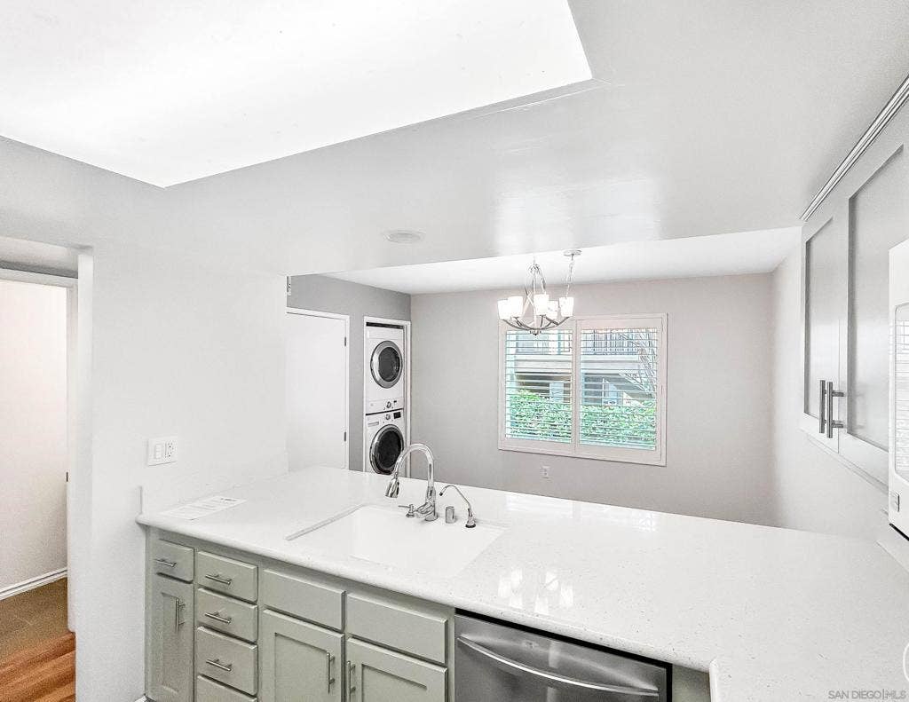 5742 Mildred, San Diego, CA 92110