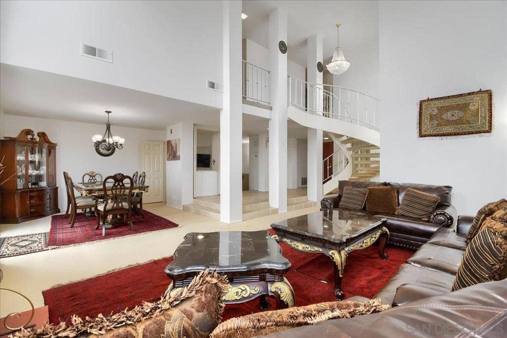 12550 Shropshire Ln, San Diego, CA 92128