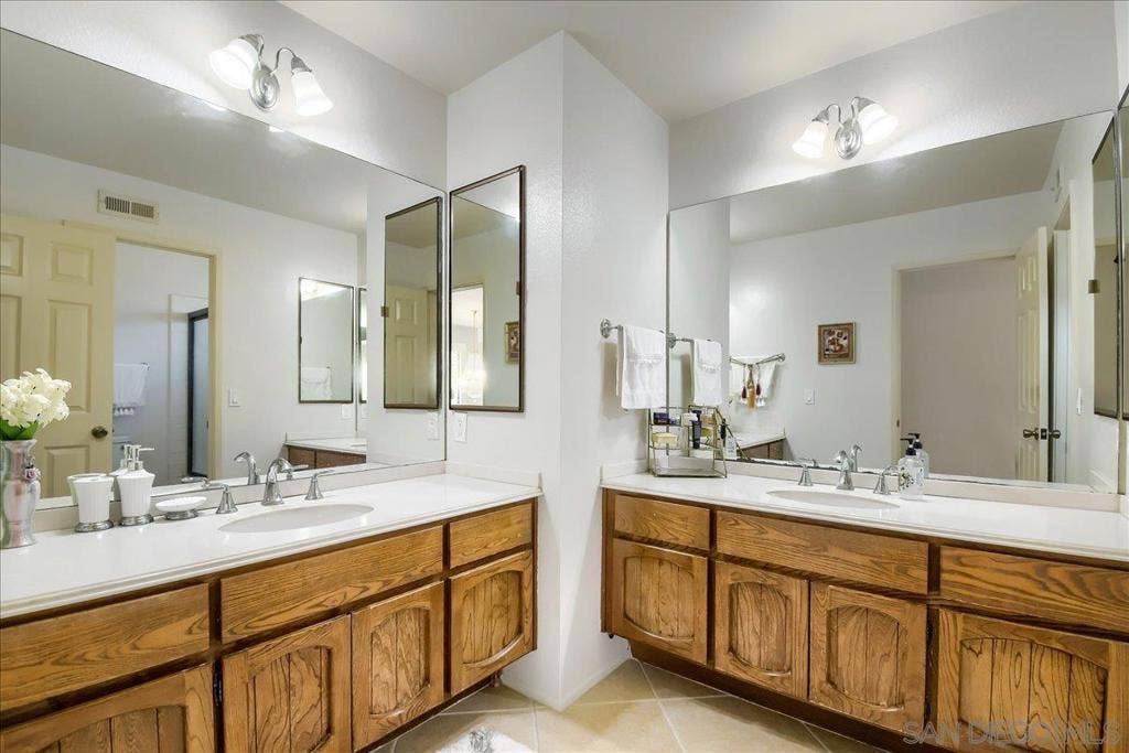 12550 Shropshire Ln, San Diego, CA 92128