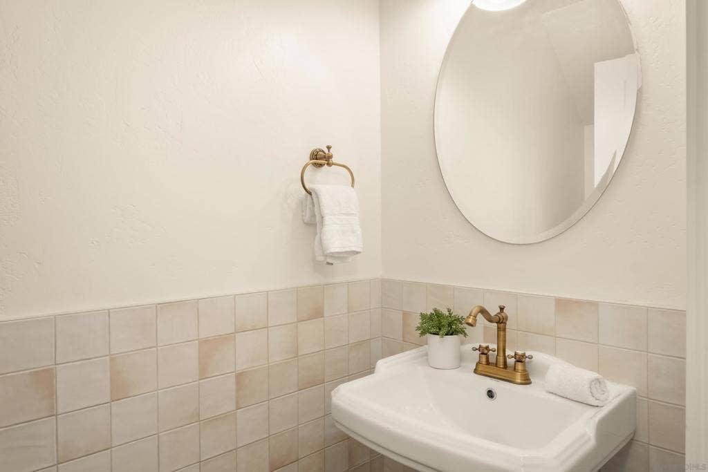 12421 Greens East Rd, San Diego, CA 92128
