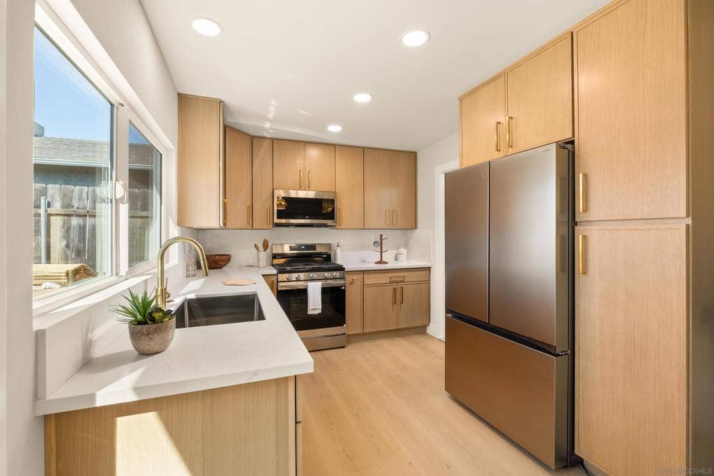 832 Reef Drive, San Diego, CA 92154