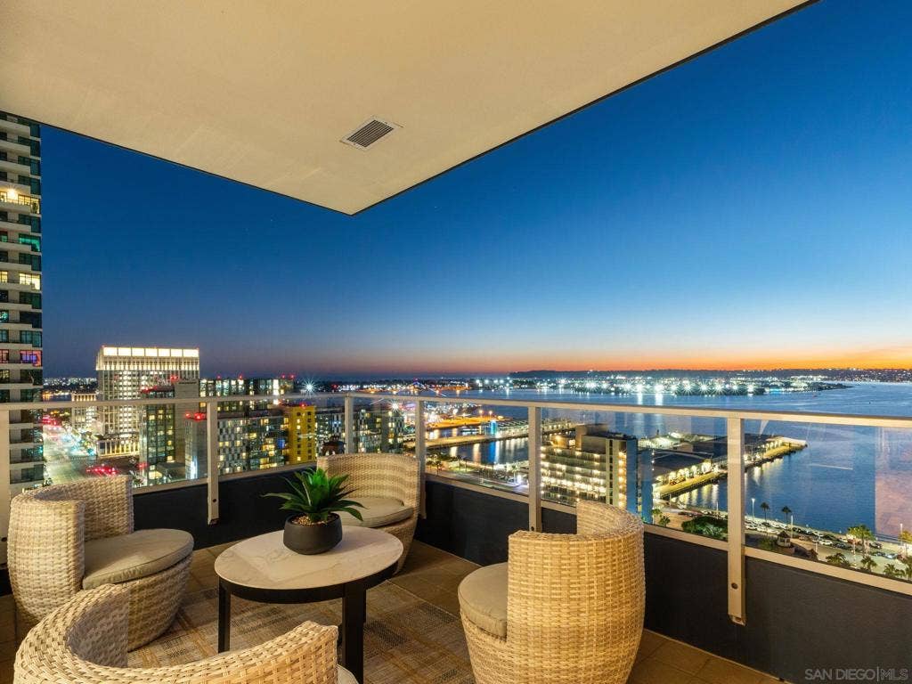 1325 Pacific Hwy, #2302, San Diego, CA 92101