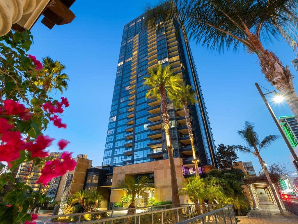 1325 Pacific Hwy, #2302, San Diego, CA 92101