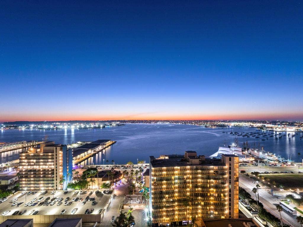1325 Pacific Hwy, #2302, San Diego, CA 92101
