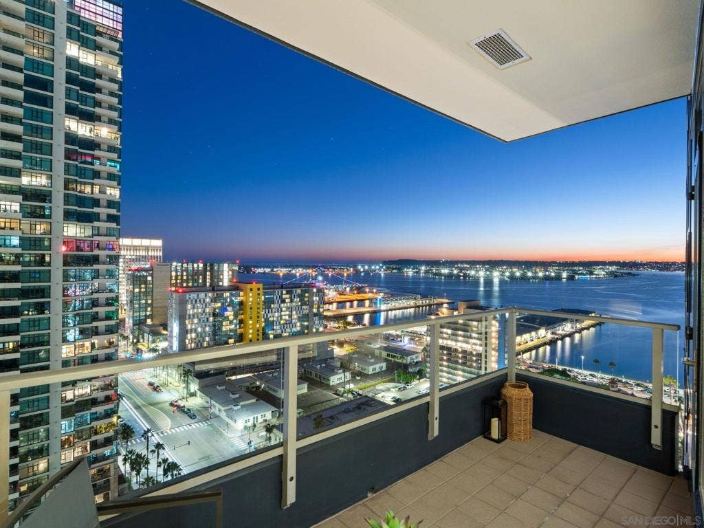 1325 Pacific Hwy, #2302, San Diego, CA 92101