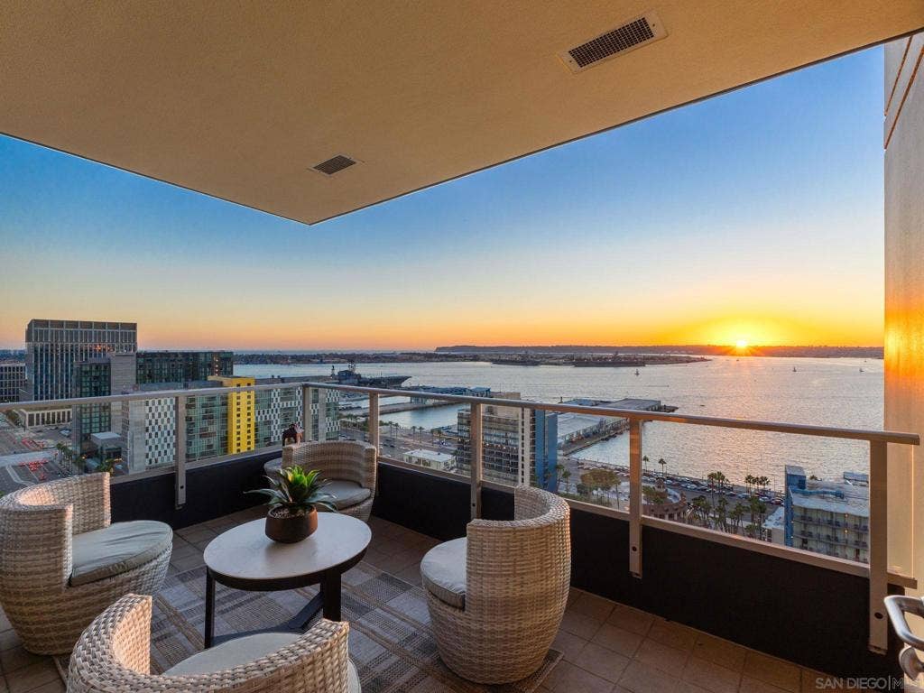 1325 Pacific Hwy, #2302, San Diego, CA 92101