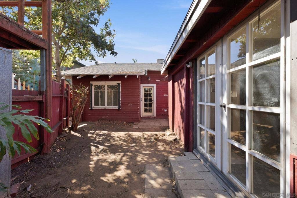 1427 Fern St, San Diego, CA 92102