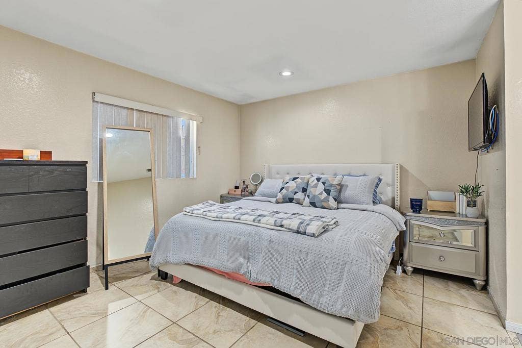 969 Shady Elm Pl., San Diego, CA 92154 969 Shady Elm Pl., San Diego, CA 92154