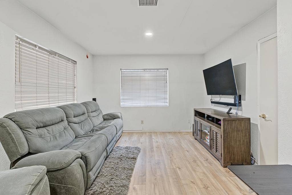 969 Shady Elm Pl., San Diego, CA 92154 969 Shady Elm Pl., San Diego, CA 92154