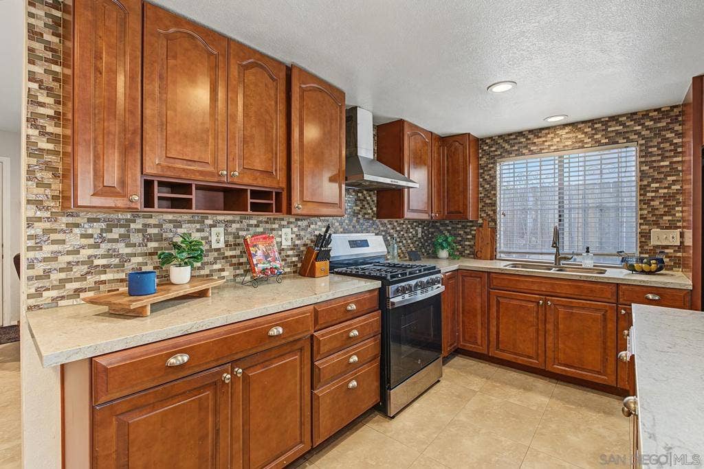 969 Shady Elm Pl., San Diego, CA 92154 969 Shady Elm Pl., San Diego, CA 92154