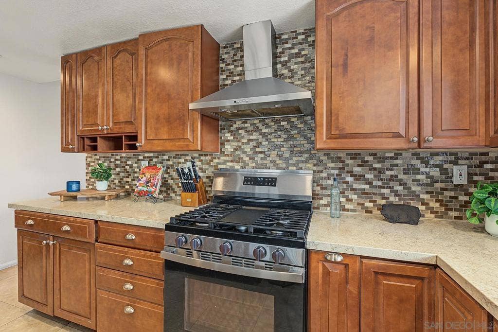 969 Shady Elm Pl., San Diego, CA 92154 969 Shady Elm Pl., San Diego, CA 92154