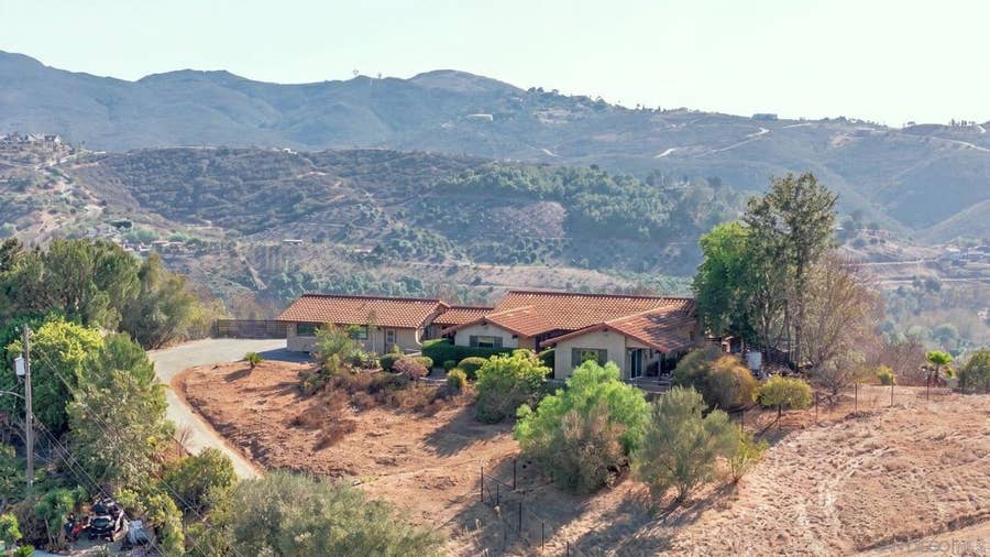 Property photo for 30138 Disney Lane, Vista, CA