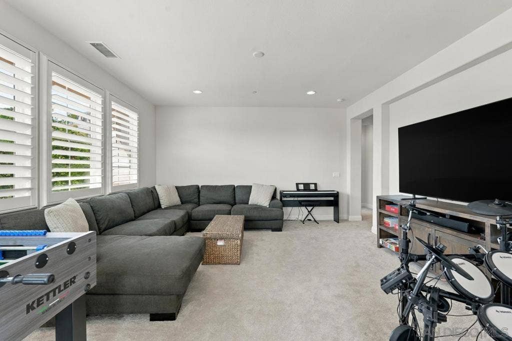 3619 Corte Claro, Carlsbad, CA 92009 3619 Corte Claro, Carlsbad, CA 92009