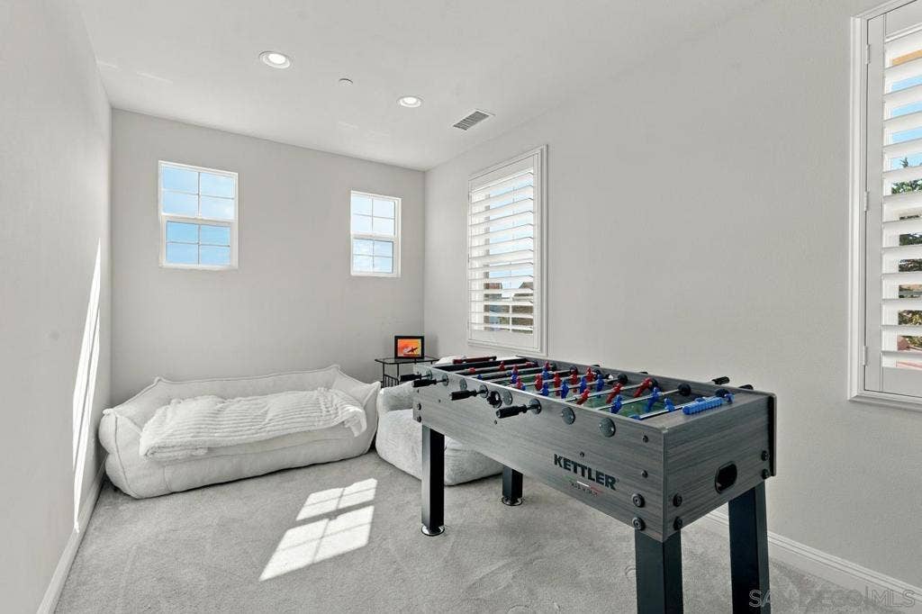 3619 Corte Claro, Carlsbad, CA 92009 3619 Corte Claro, Carlsbad, CA 92009