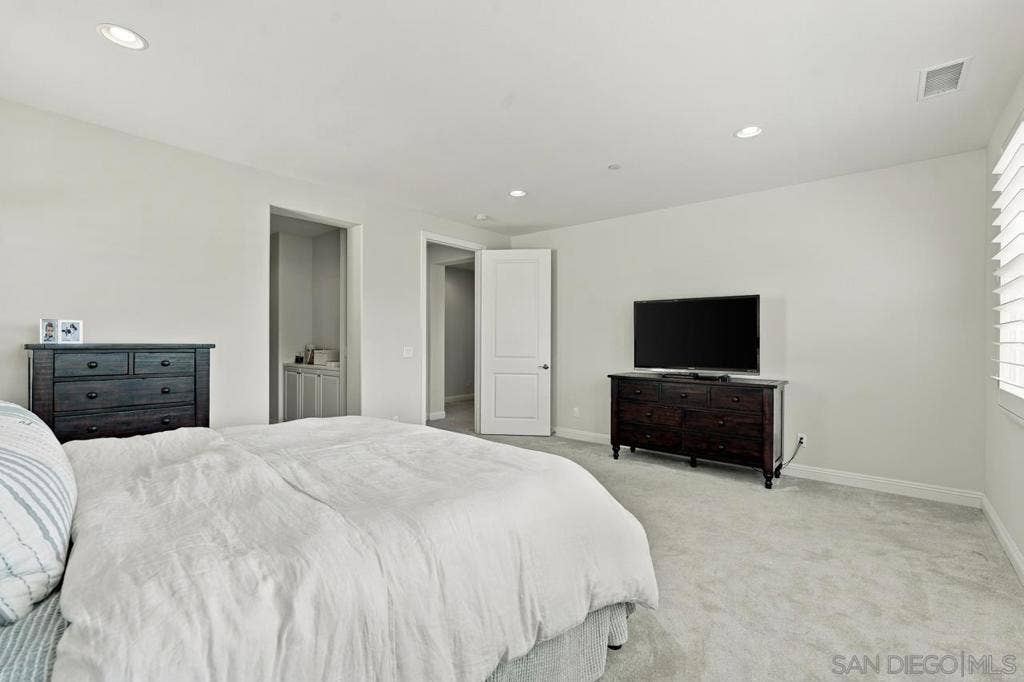 3619 Corte Claro, Carlsbad, CA 92009 3619 Corte Claro, Carlsbad, CA 92009