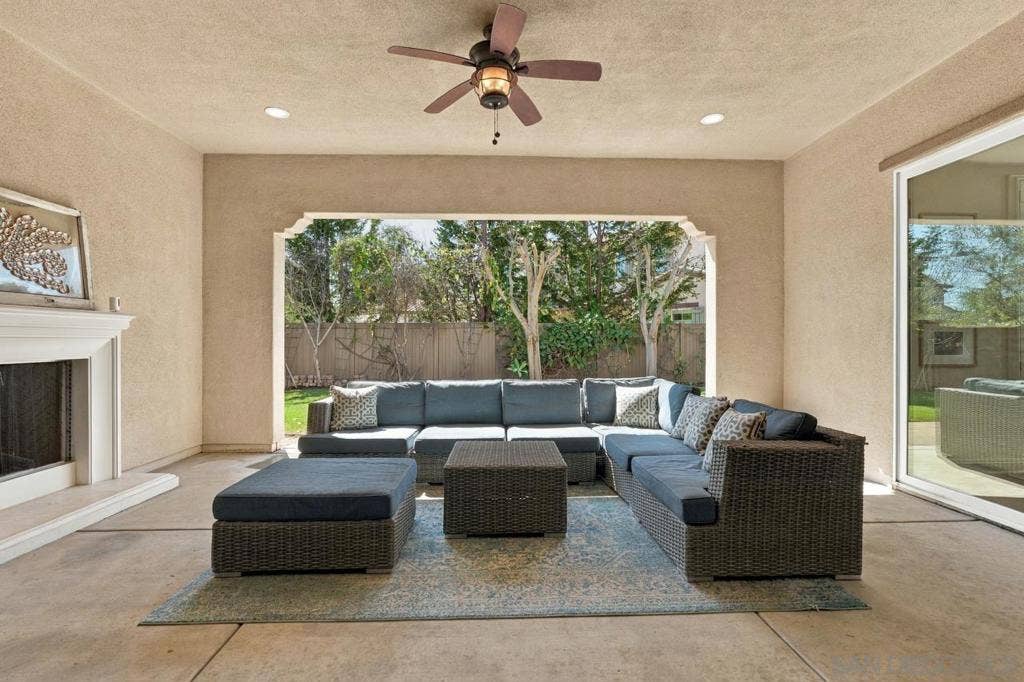 3619 Corte Claro, Carlsbad, CA 92009 3619 Corte Claro, Carlsbad, CA 92009