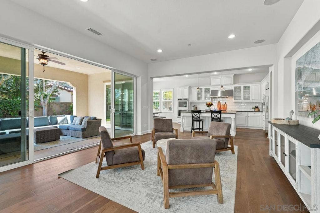 3619 Corte Claro, Carlsbad, CA 92009 3619 Corte Claro, Carlsbad, CA 92009