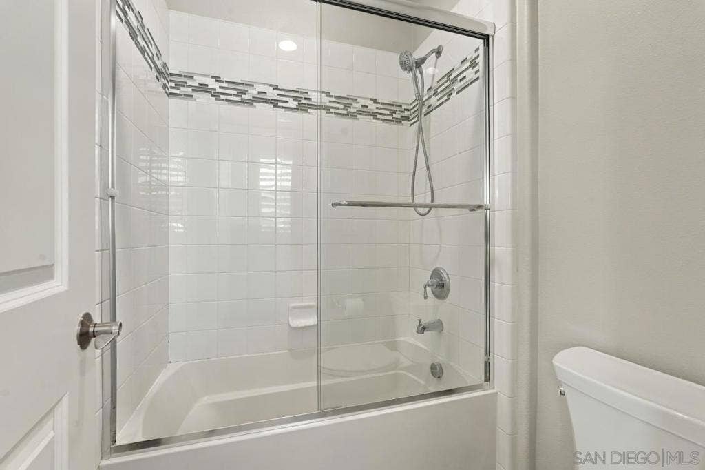 3619 Corte Claro, Carlsbad, CA 92009 3619 Corte Claro, Carlsbad, CA 92009