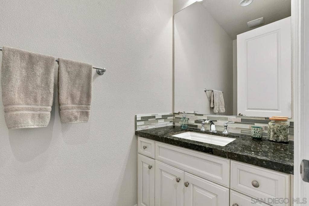 3619 Corte Claro, Carlsbad, CA 92009 3619 Corte Claro, Carlsbad, CA 92009