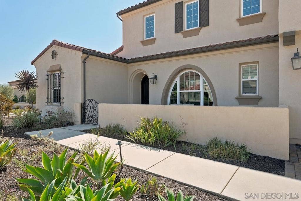 3619 Corte Claro, Carlsbad, CA 92009 3619 Corte Claro, Carlsbad, CA 92009