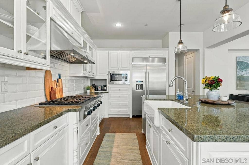 3619 Corte Claro, Carlsbad, CA 92009 3619 Corte Claro, Carlsbad, CA 92009