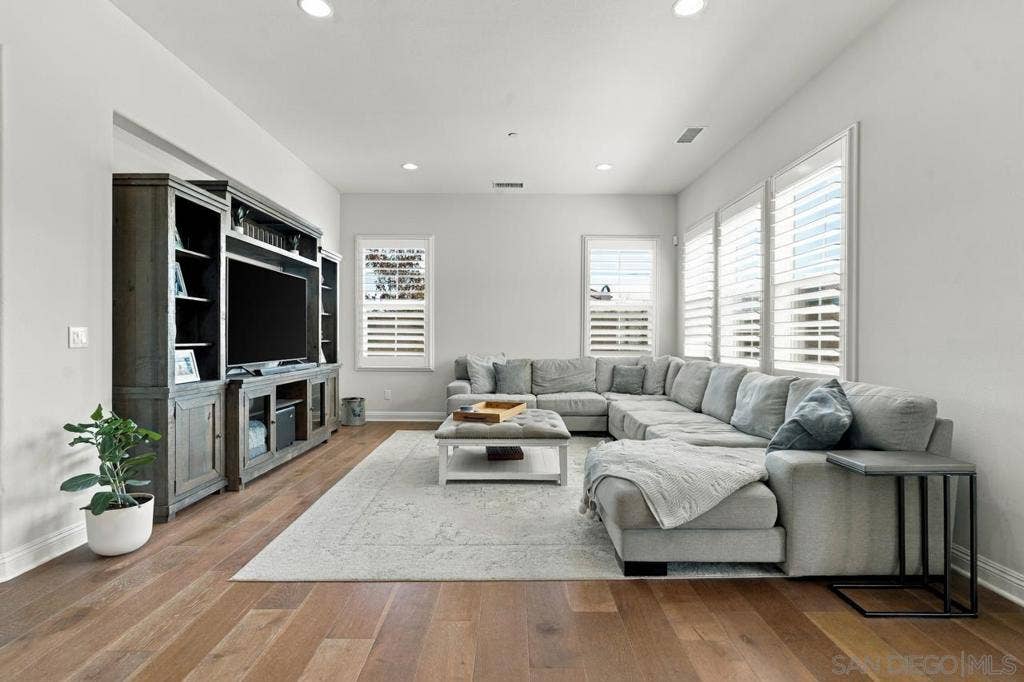 3619 Corte Claro, Carlsbad, CA 92009 3619 Corte Claro, Carlsbad, CA 92009