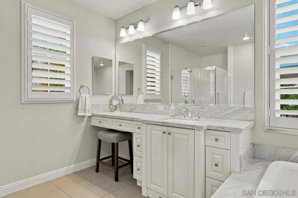 3619 Corte Claro, Carlsbad, CA 92009 3619 Corte Claro, Carlsbad, CA 92009