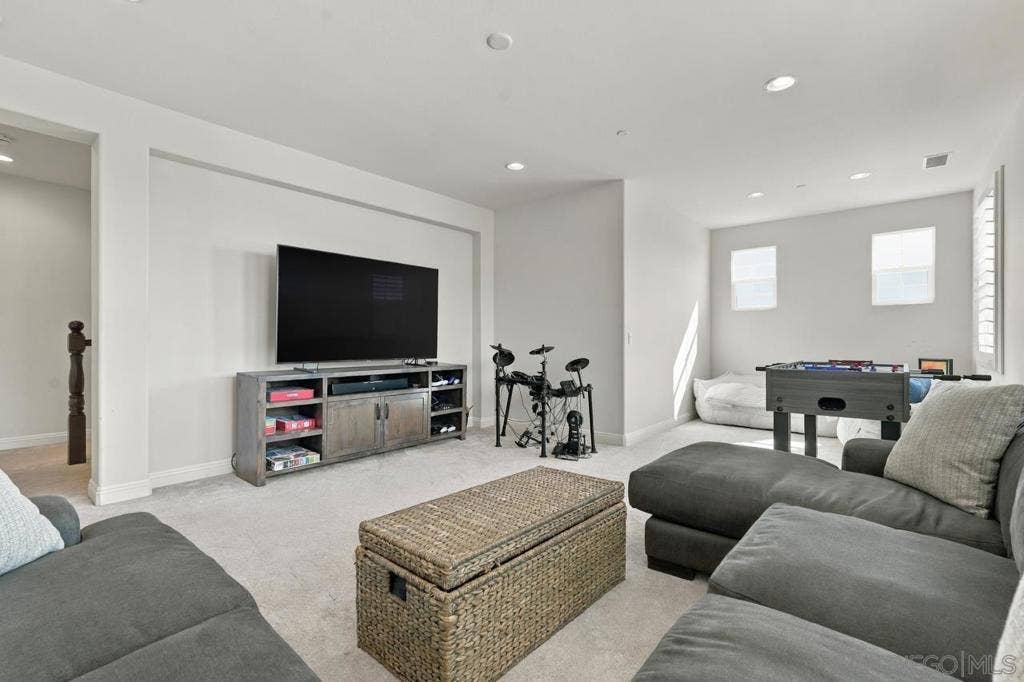 3619 Corte Claro, Carlsbad, CA 92009 3619 Corte Claro, Carlsbad, CA 92009