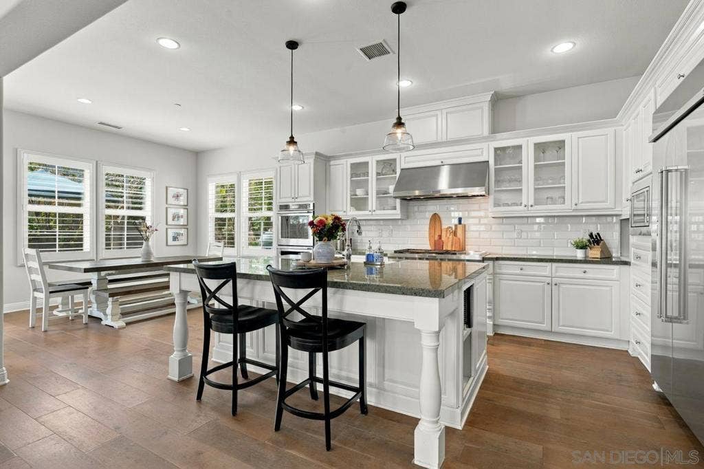 3619 Corte Claro, Carlsbad, CA 92009 3619 Corte Claro, Carlsbad, CA 92009